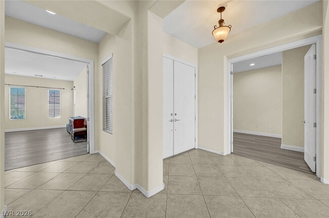 Building Photo - 2357 Wisconsin Dells Dr