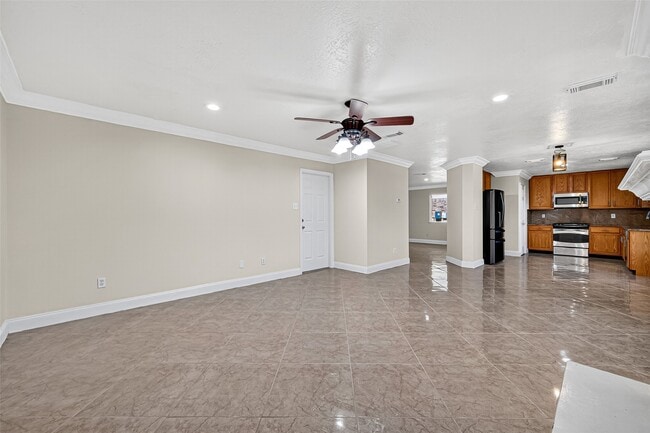Building Photo - 2219 Mountshire Dr