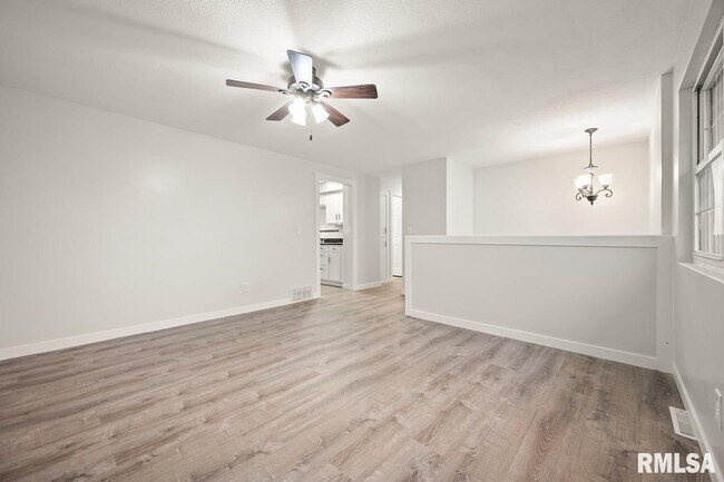 Building Photo - 6822 N Kimberly Dr