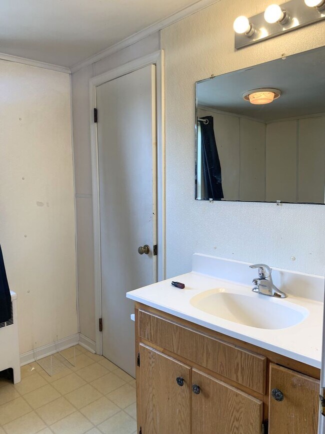 Building Photo - 5065 Buchanan Trail E