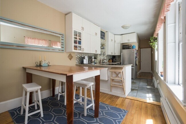 Building Photo - 592 Columbus Ave