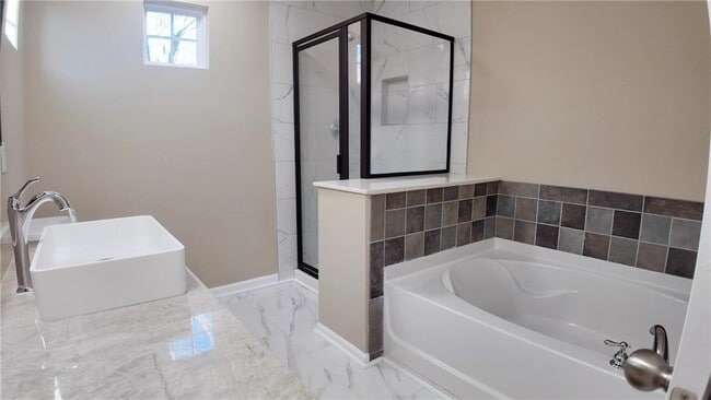 Building Photo - 363 Hiawassee Dr