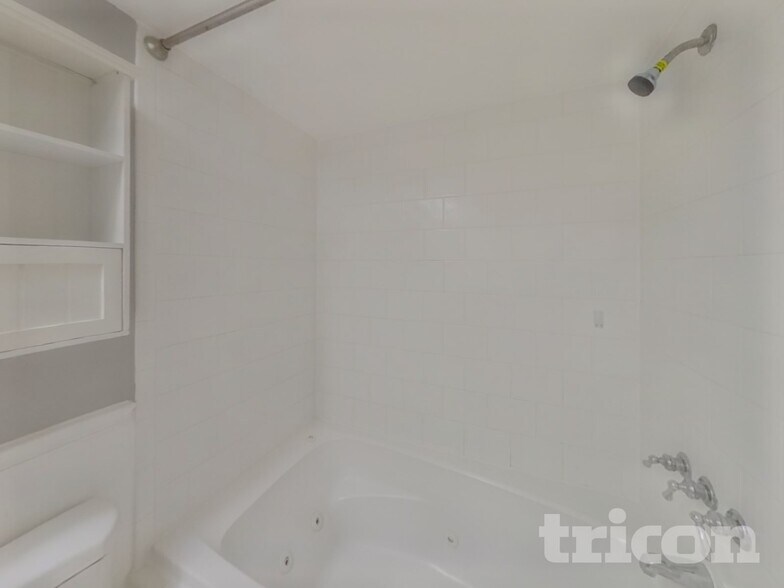 Building Photo - 2641 Gleneagles Dr