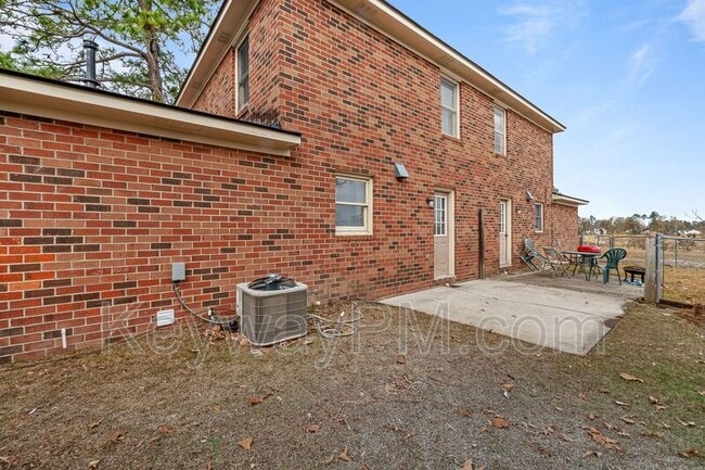 Building Photo - 2320 Greengate Dr