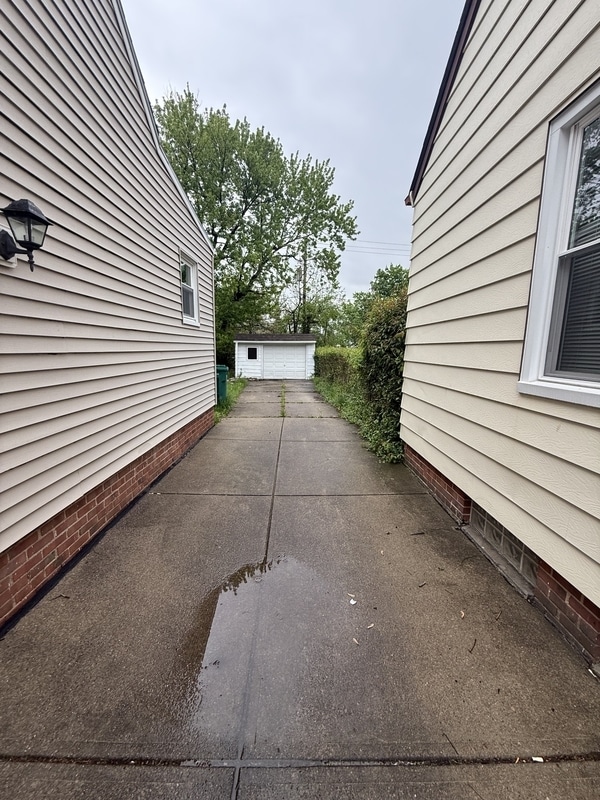 Building Photo - 21418 Raymond St