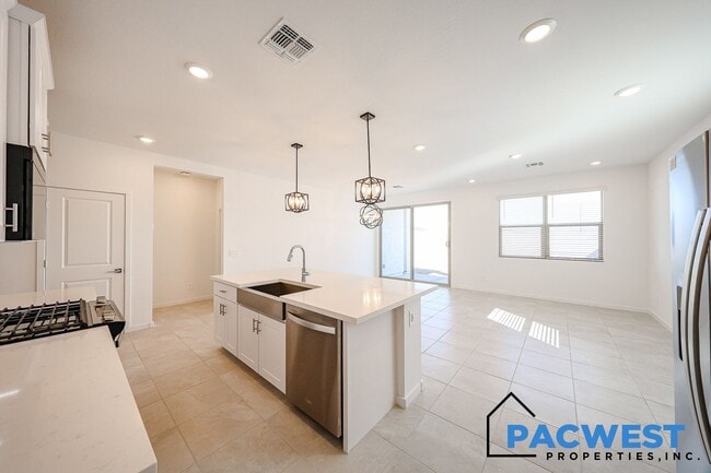Building Photo - Your new home for lease!