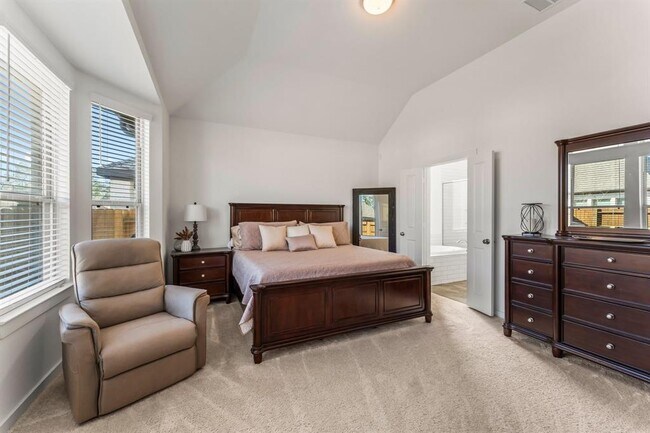 Building Photo - 15823 Bird of Paradise Dr