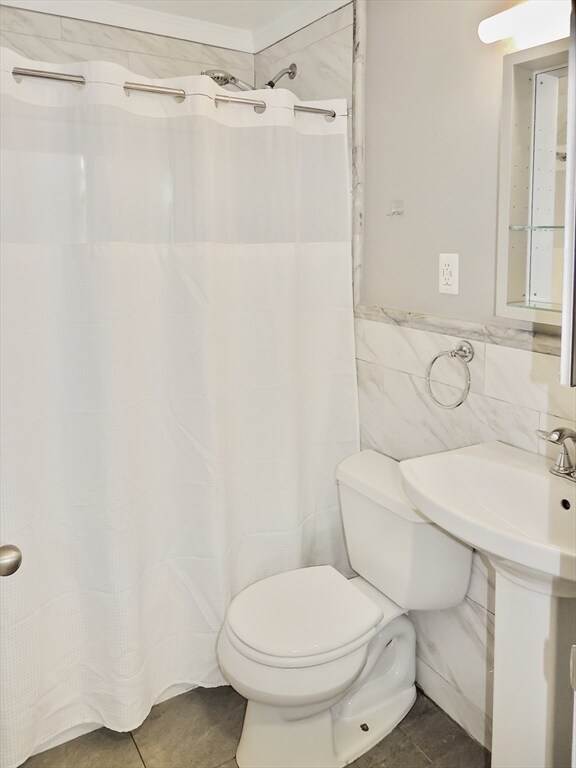 Building Photo - 541 Adams St