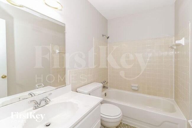 Building Photo - 145 Willow Bend Dr