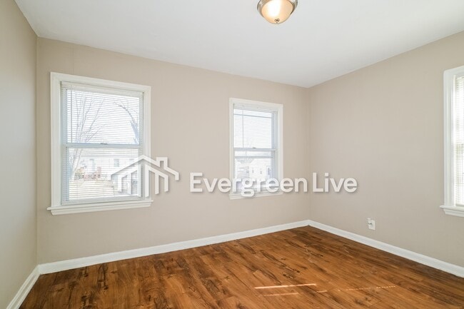 Building Photo - 1919 Clare Ct