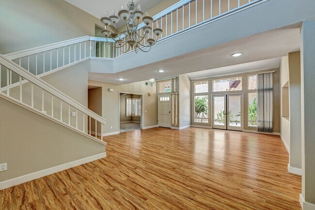 Building Photo - Beautiful Large 4 Bedrooms, 3 Baths in Bernardo Heights
