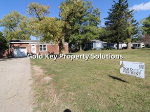 Building Photo - MUNCIE 2 BR 1 BA House with Central Air an...