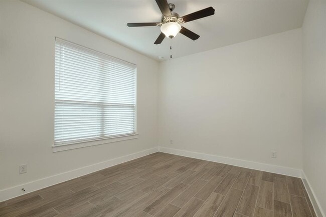 Building Photo - 436 Parkline Dr