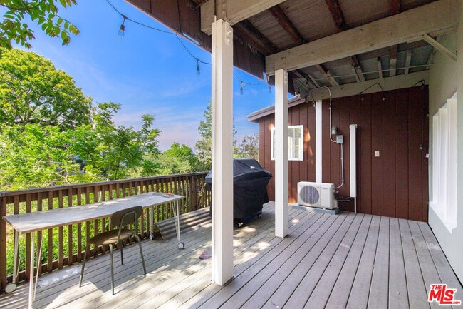 Building Photo - 6933 Vanland Trl