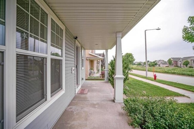 Building Photo - 9317 Golden Hue Blvd