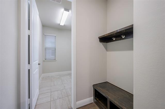 Building Photo - 8226 Blumelia Dr