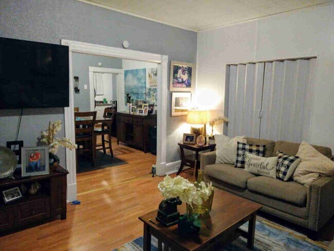 Primary Photo - 169 Madison St