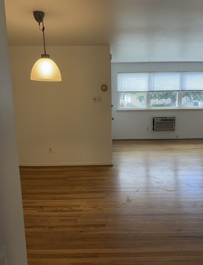 Dining and living room - 5481 Quentin St