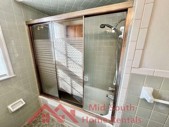 Building Photo - 135 S Greer St