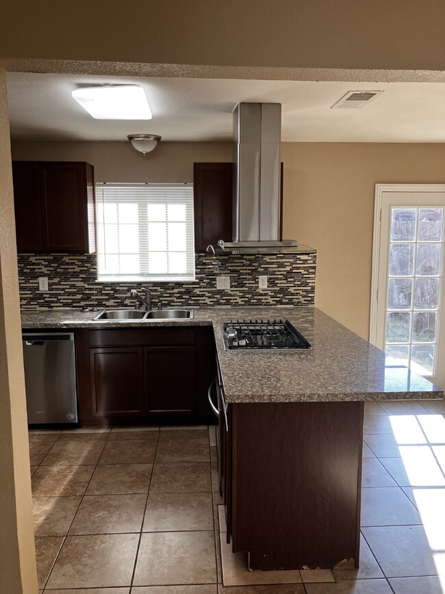 Building Photo - 1215 W 8th St