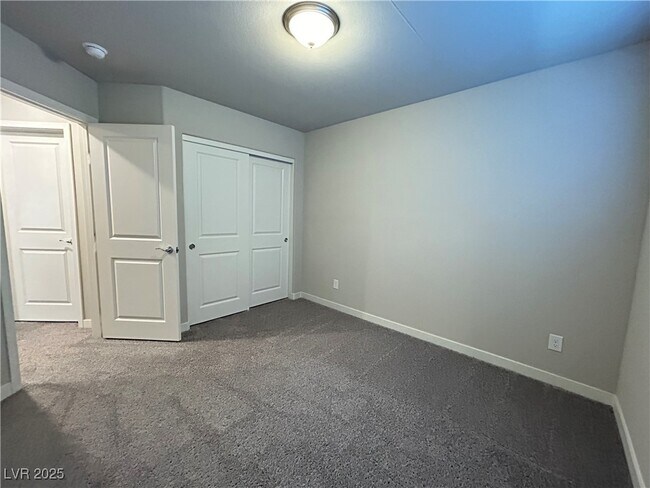 Building Photo - 10228 Crimson Mdw Ave