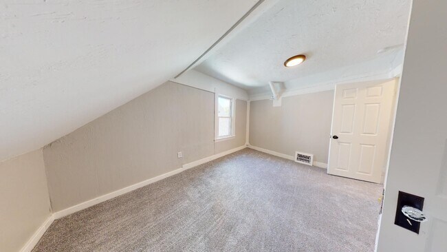 Building Photo - Old Brooklyn - 3 Bedroom Single Family Home