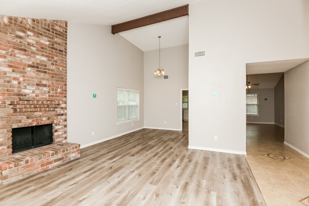 Building Photo - 2119 Belmont Park Dr