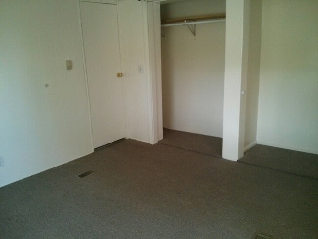 Building Photo - 1000 NM-76