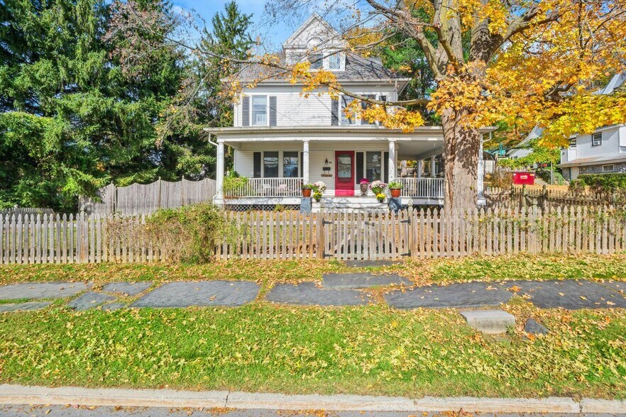 Primary Photo - 86 West St
