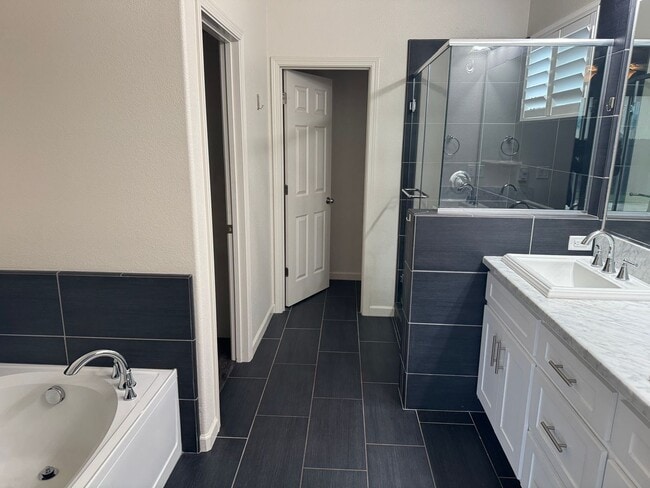 Building Photo - Home for Rent in Roseville CA