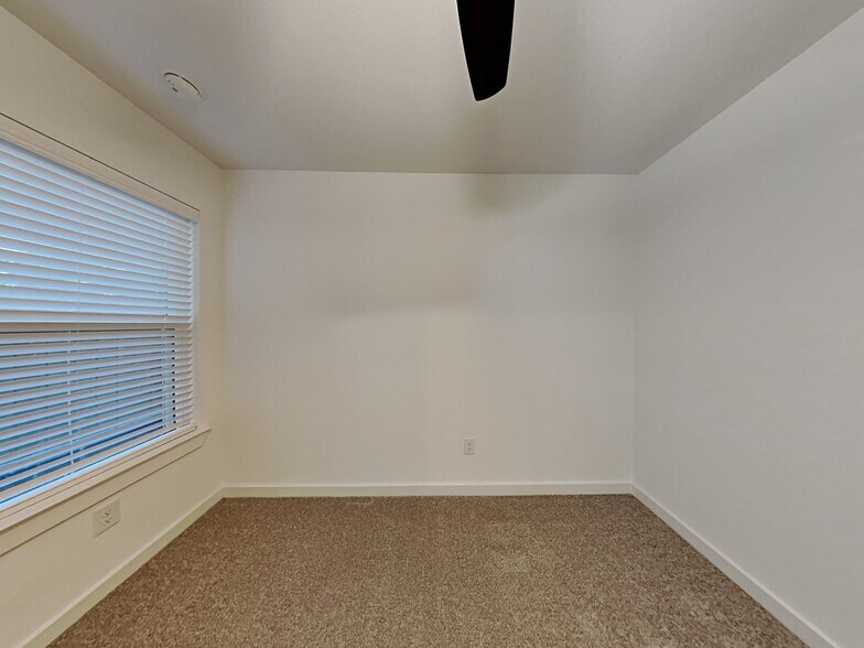 Building Photo - 16934 Lagos Ln