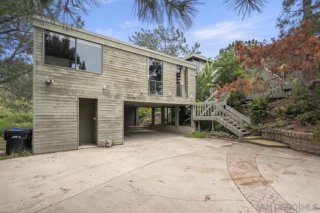Building Photo - 13070 Via Grimaldi