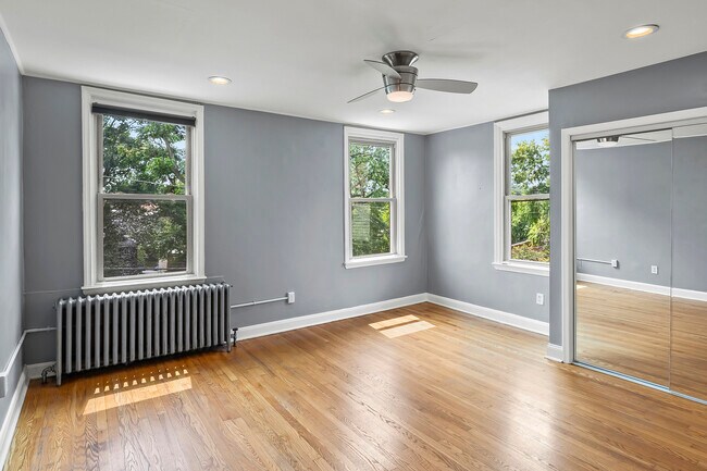 Building Photo - 1332 Dellwood Ave