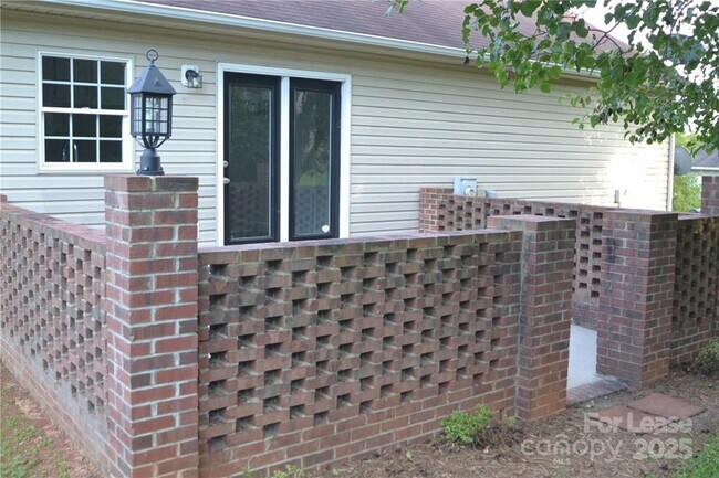 Building Photo - 1006 Atherstone St NW