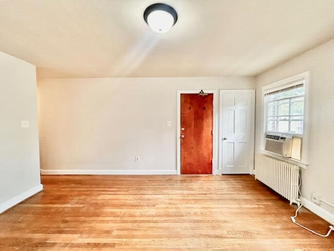 Building Photo - 4534 Avondale St