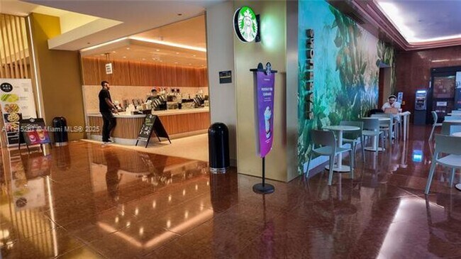 Building Photo - 1717 N Bayshore Dr