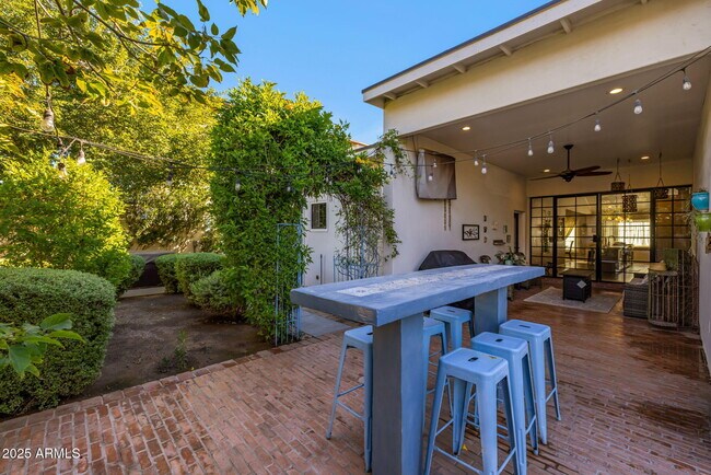 Building Photo - 4402 E Turney Ave