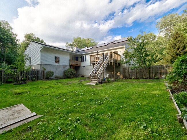 Building Photo - 17 Bauers Ln
