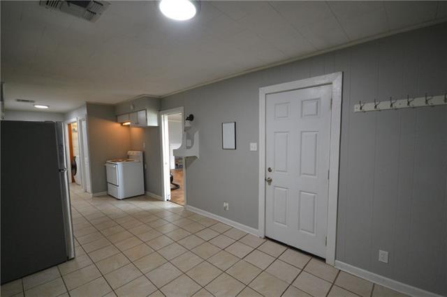 Building Photo - 118 Easy St