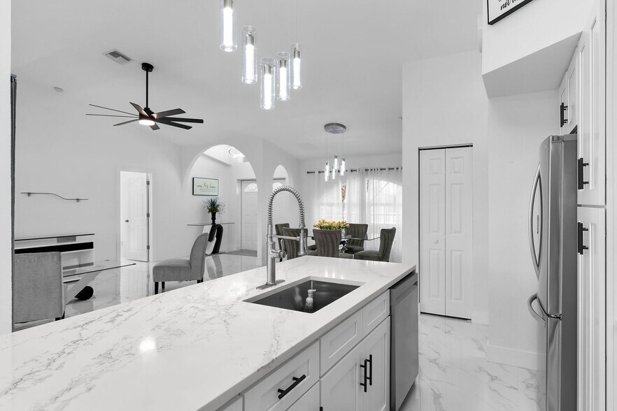 Building Photo - Coming in Sept ! Beautifully Furnished and  recently renovated home