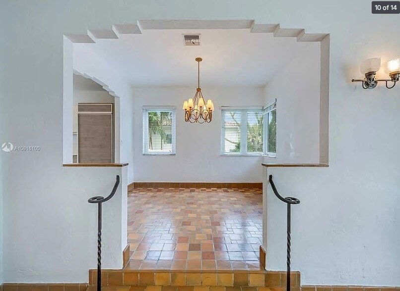 Building Photo - 1082 NE 89th St