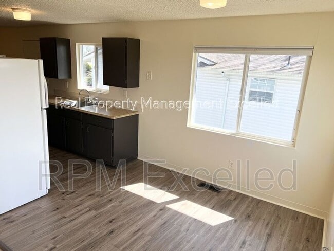 Building Photo - 5631 16th Ave SW