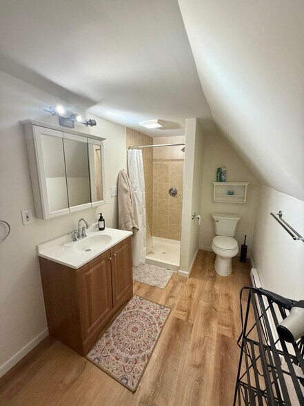 Building Photo - 143 2nd Ave