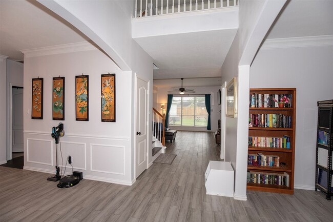 Building Photo - 601 Canyon Crest Dr