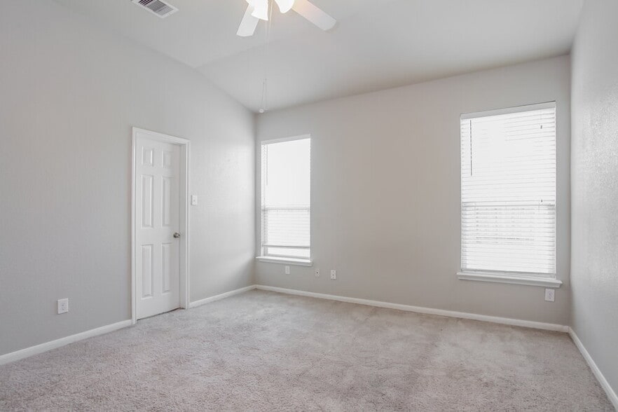 Building Photo - 15702 Flagstone Walk Way