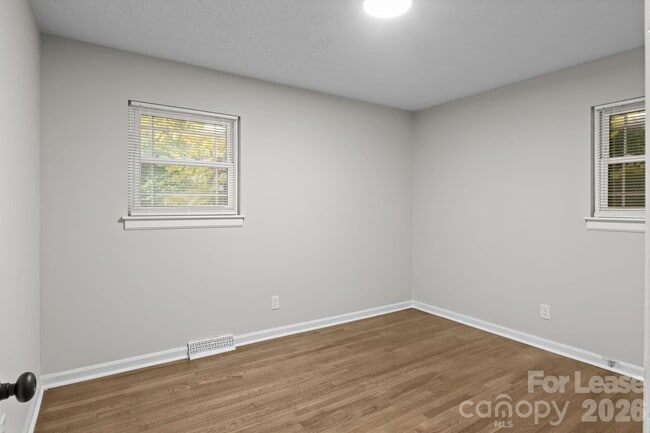 Building Photo - 5300 Hickory Ln