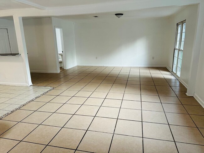 Building Photo - 4518 4th St