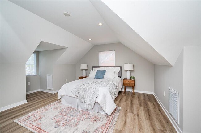 Building Photo - 4106 Grove Ave