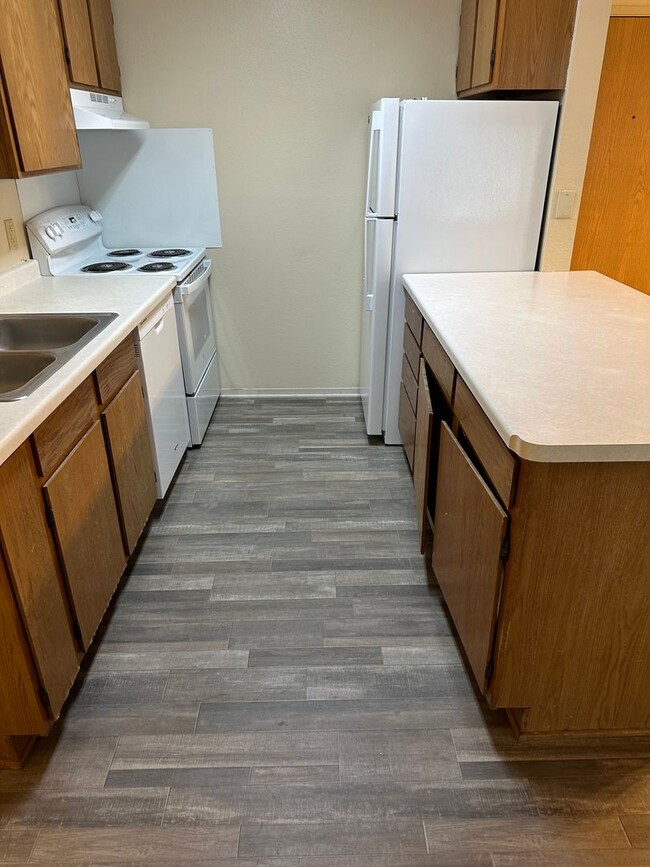 Building Photo - One Bedroom Apartment, Great NE St. Cloud ...