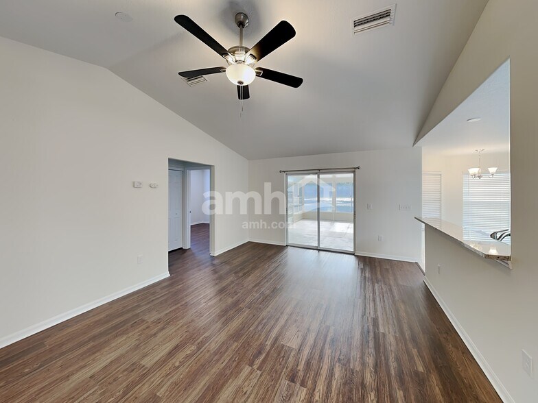 Building Photo - 9605 27th Ave E